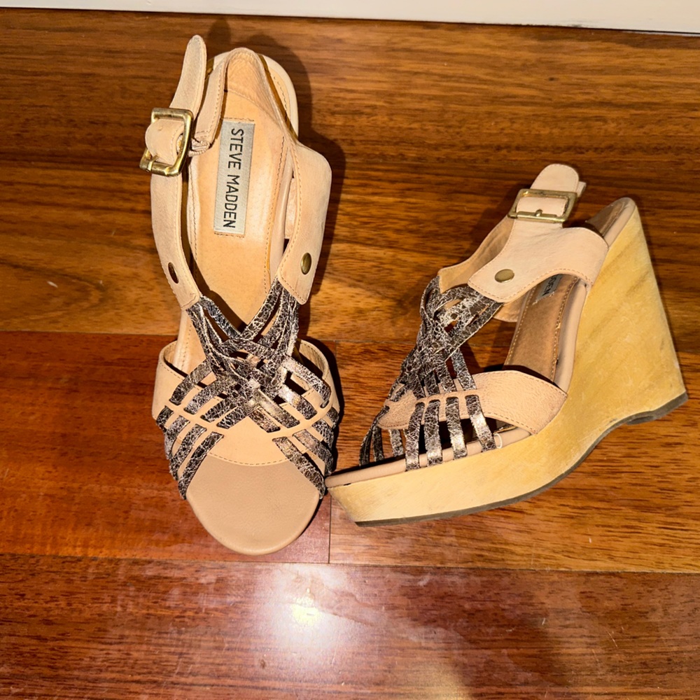Steve Madden metallic wedges platform